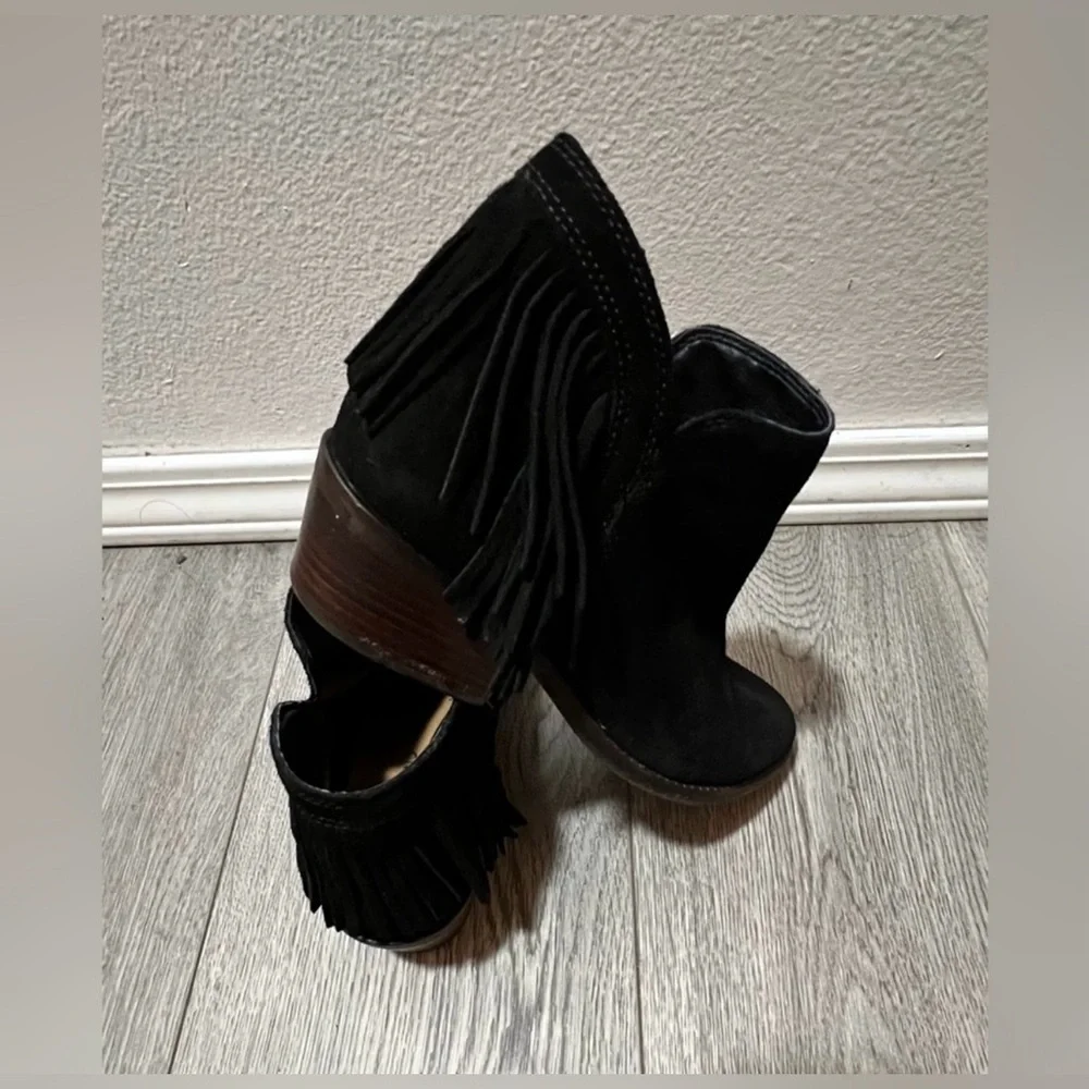 Lucky Brand Black Fringe Suede Boots size 8.5
